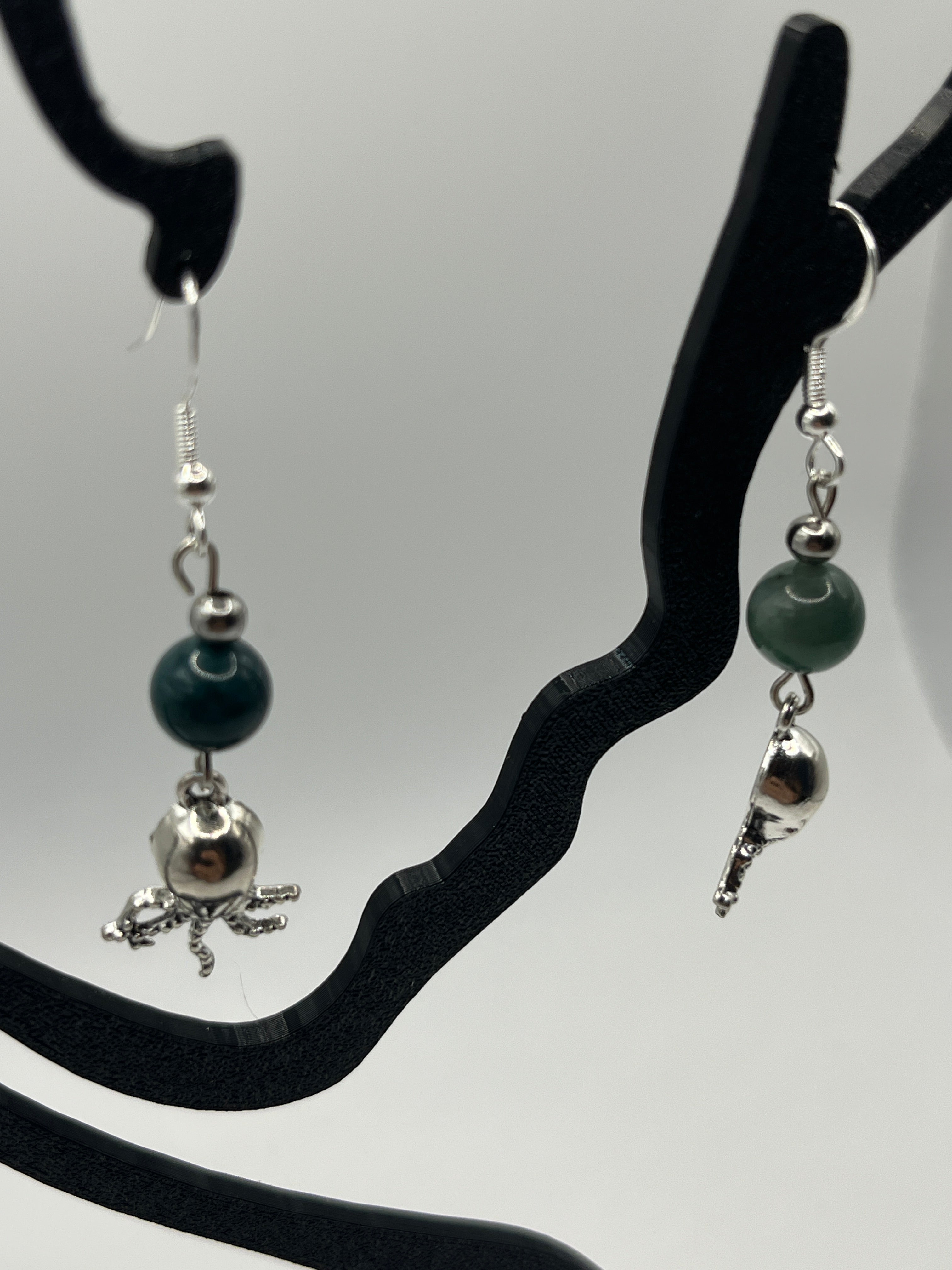 Boucles d'oreilles pieuvre/perle en verre verte