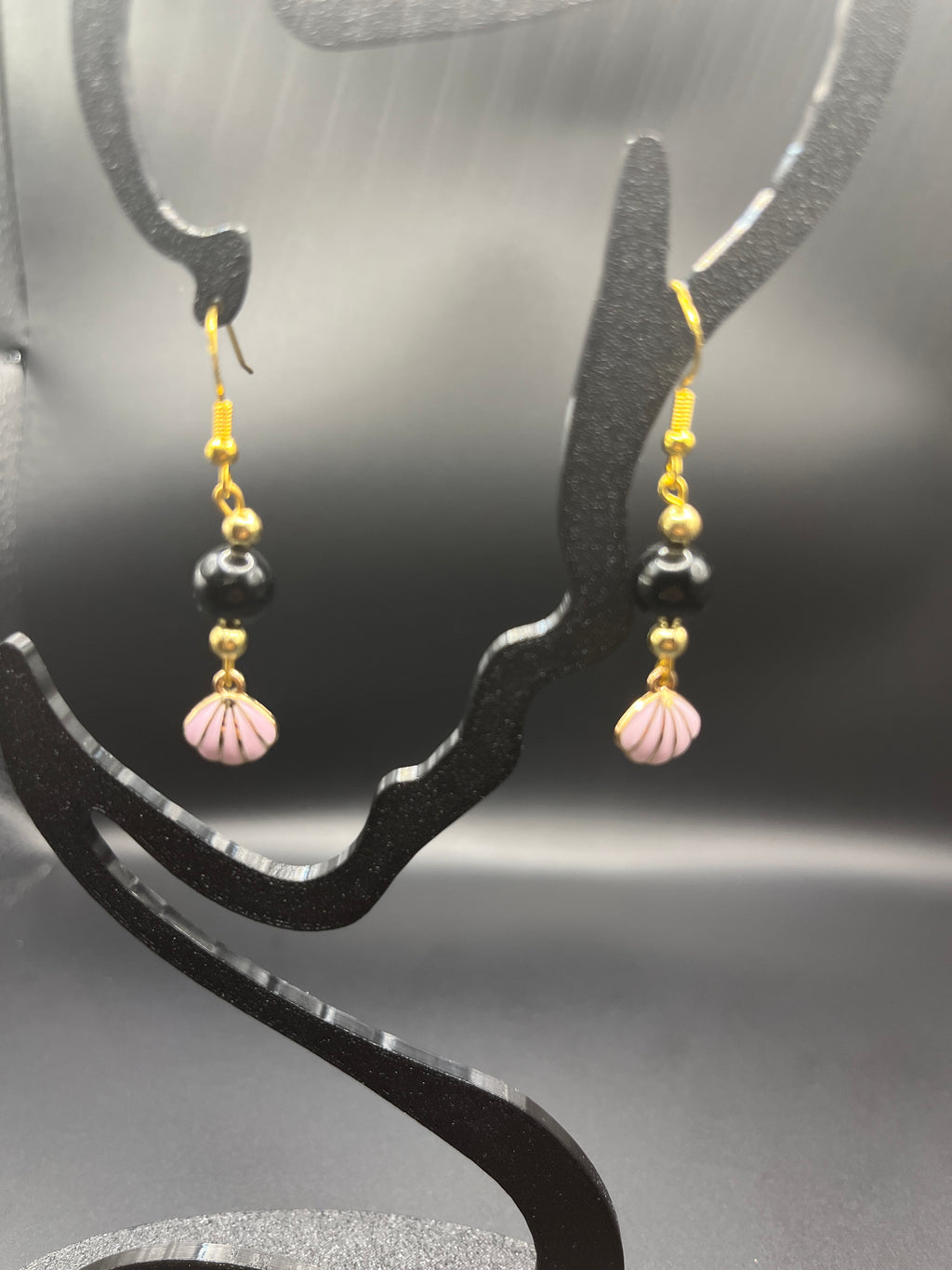 BO pendantes coquillage rose,perle noire