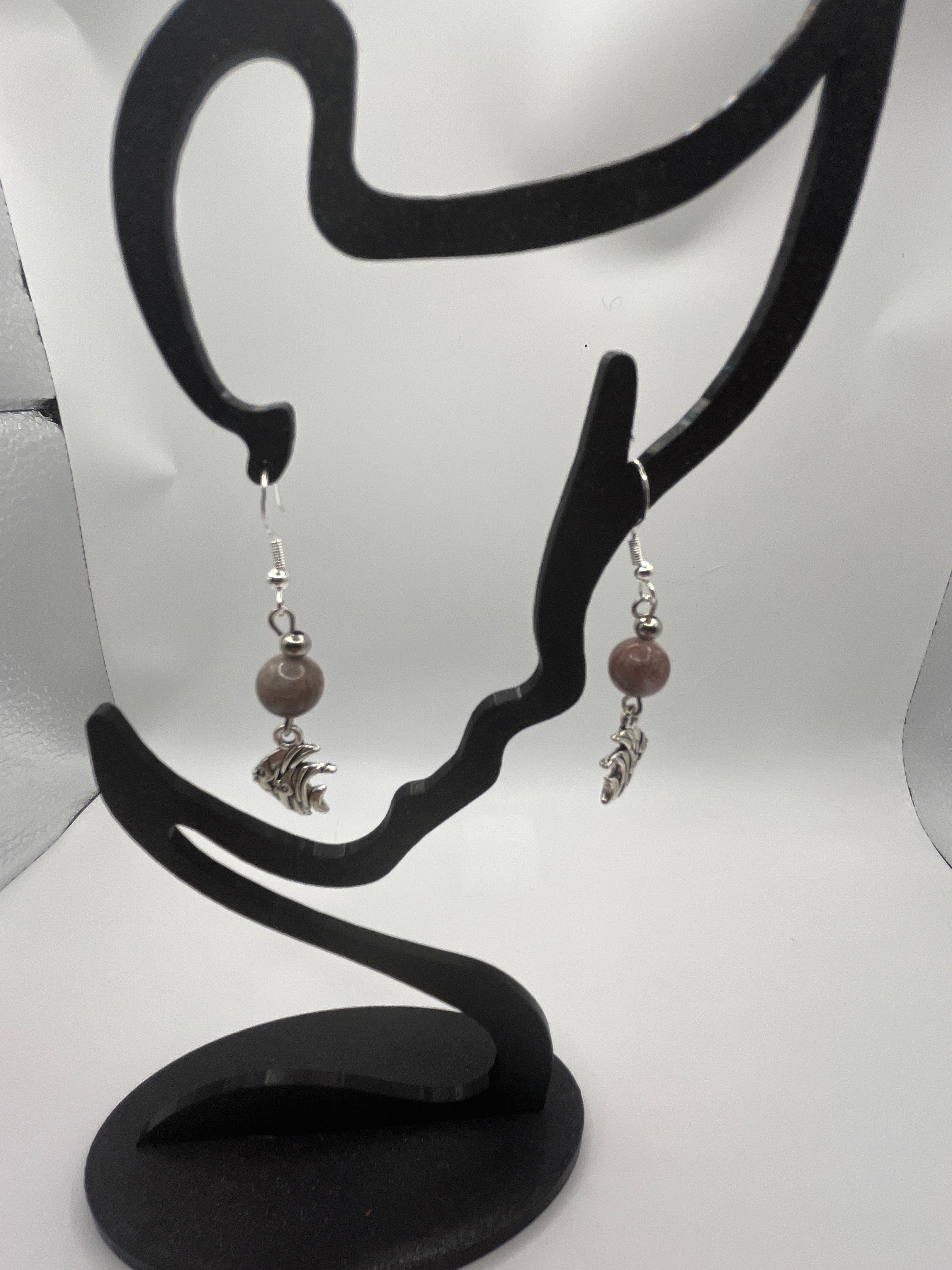 Boucles d'oreilles poissons tropicaux/ rhodonite