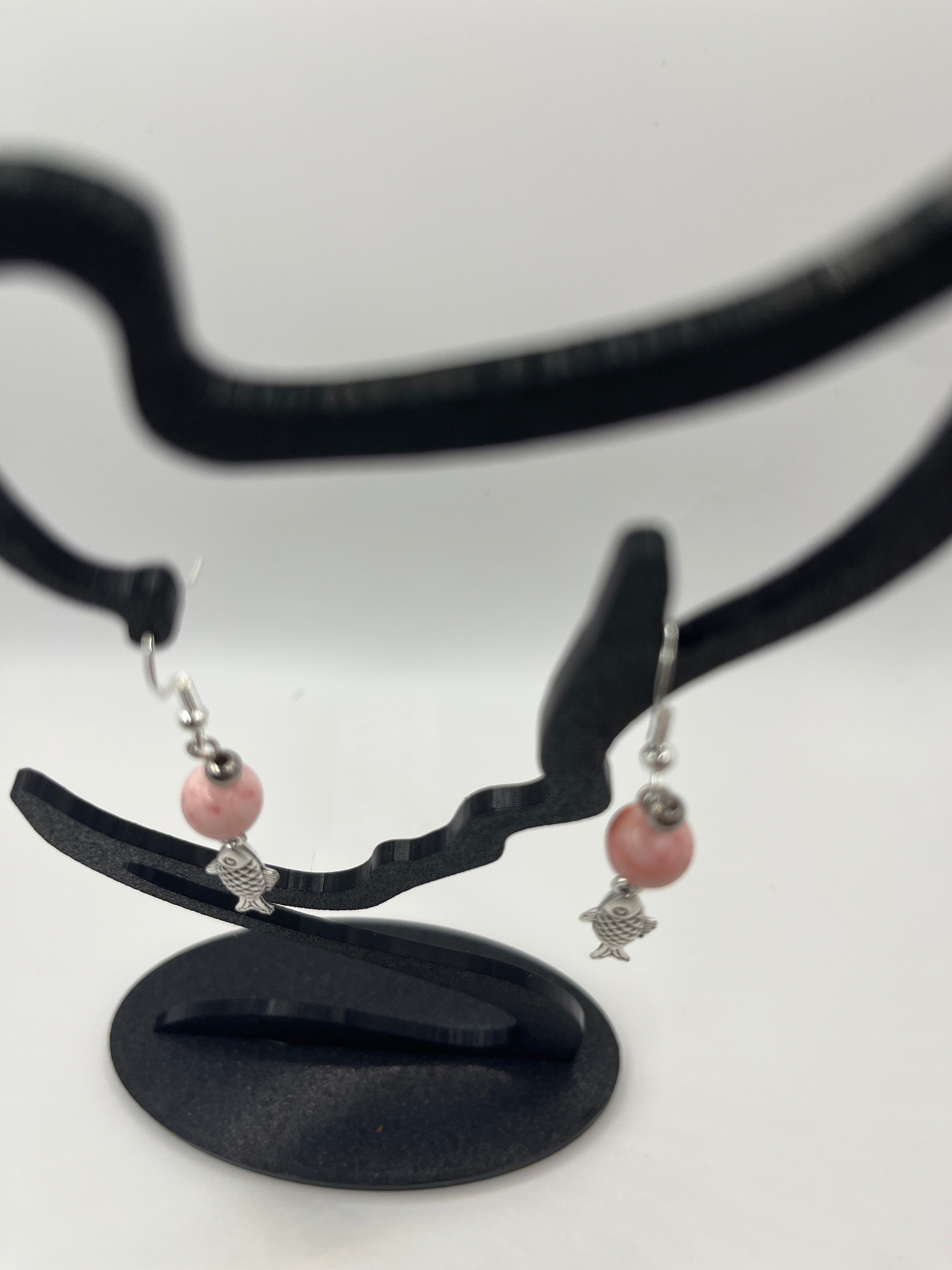 Boucles d'oreilles poissons/ perle rose