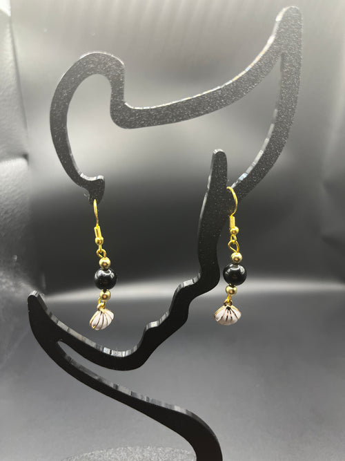 BO pendantes coquillage blanc, perle noire