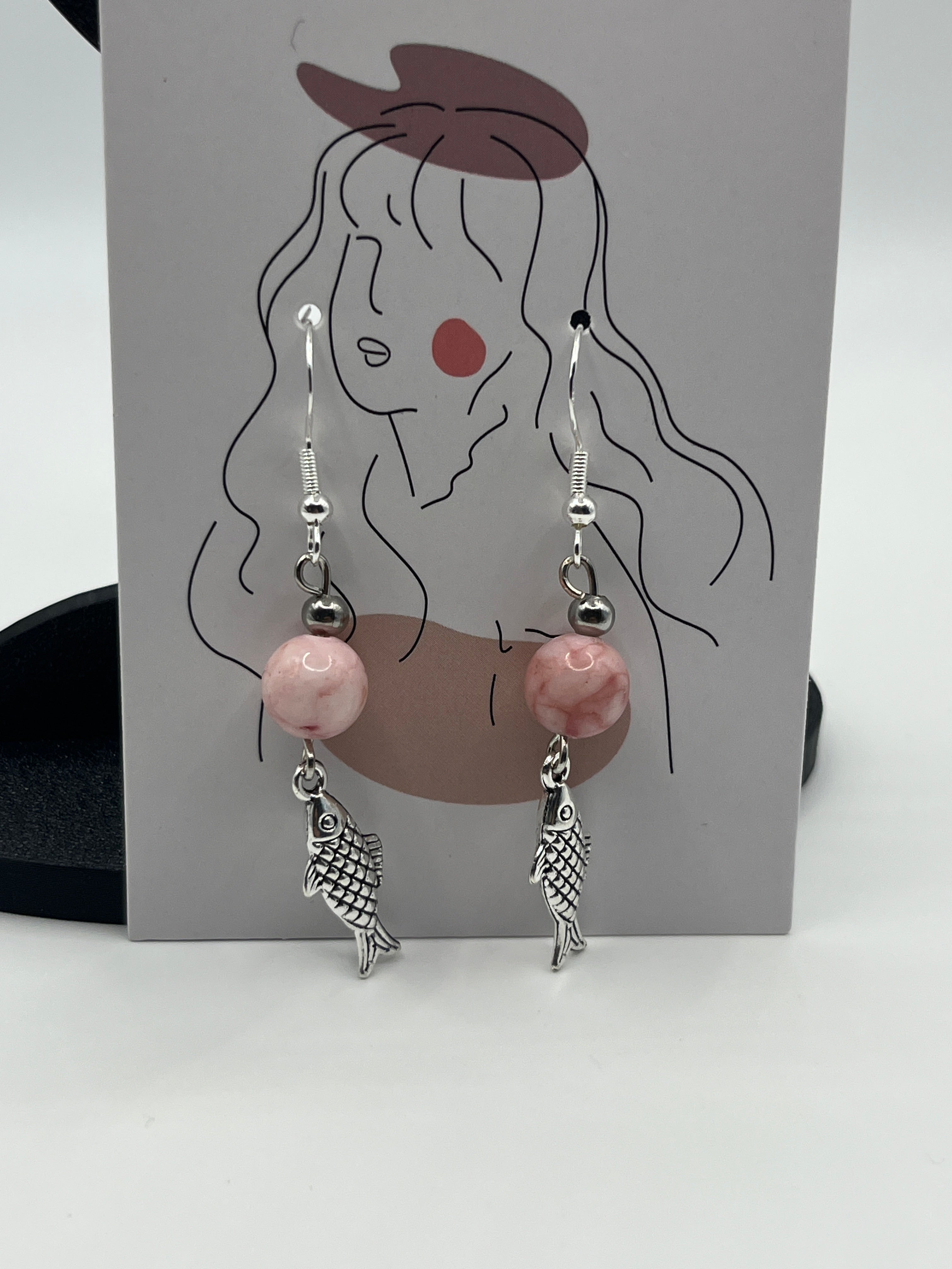 Boucles d'oreilles poissons/ perle rose