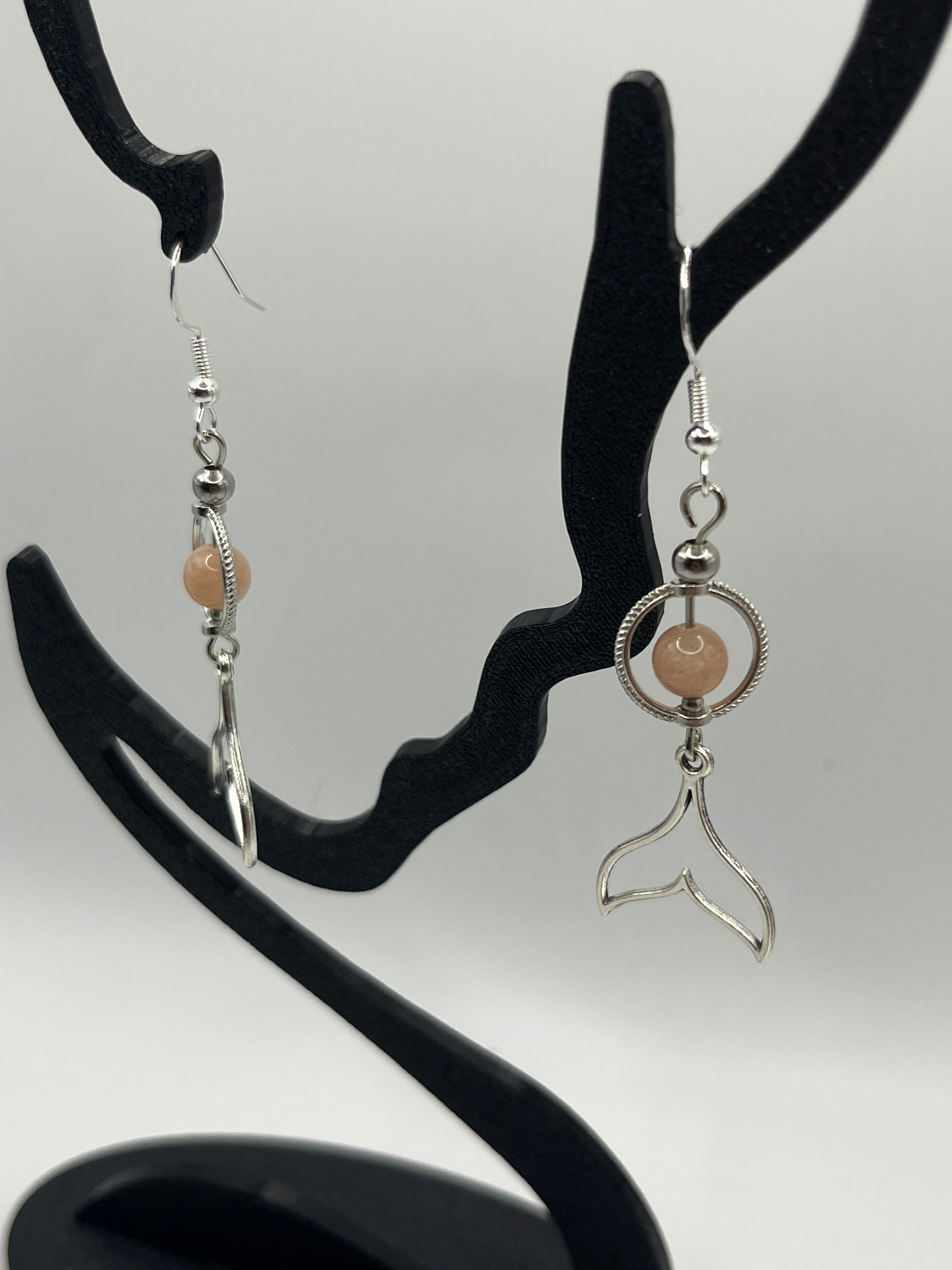 Boucles d'oreilles queue de baleine /perle du soleil