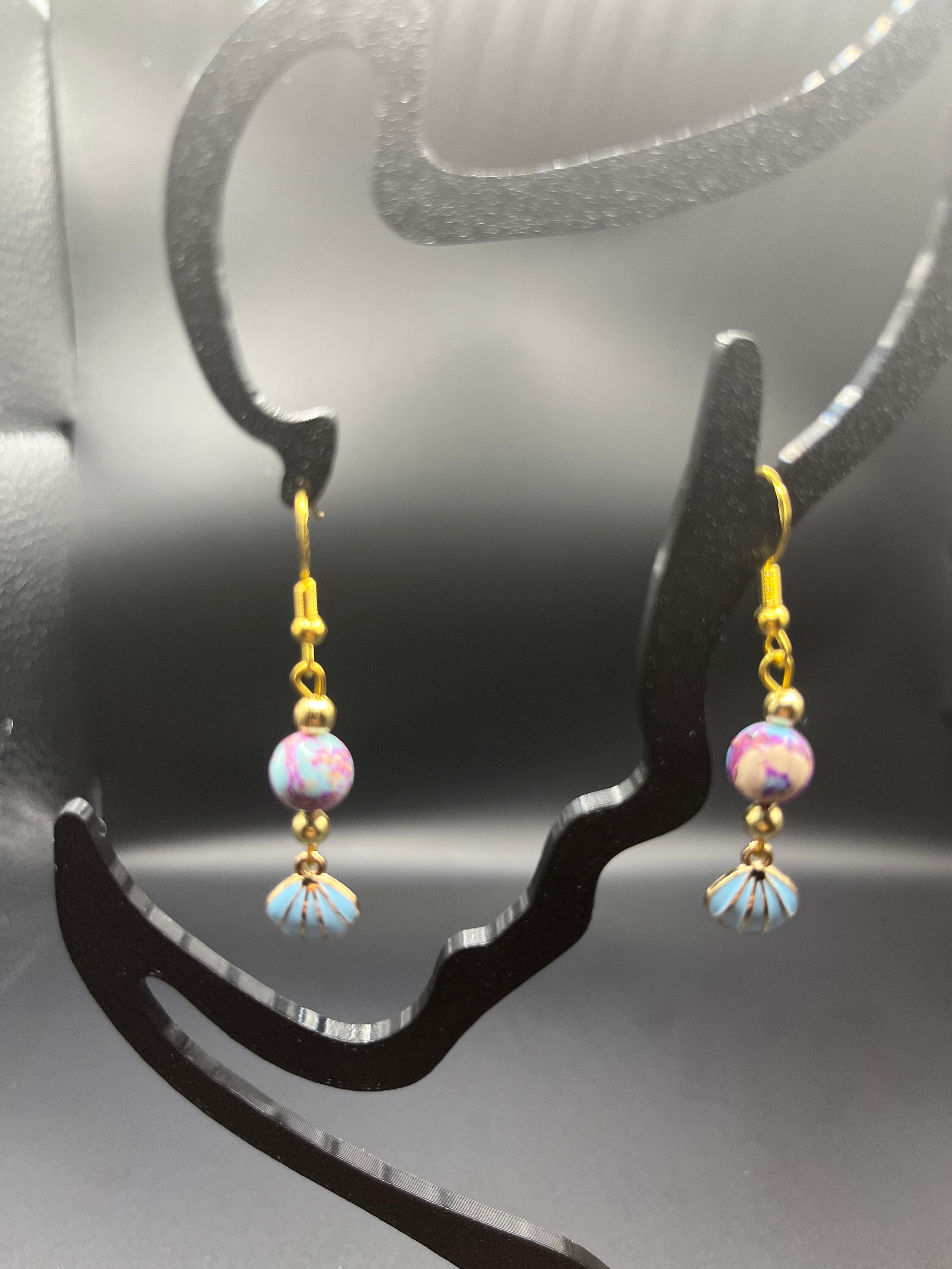 BO pendantes coquillage bleu, perle bleue/violette