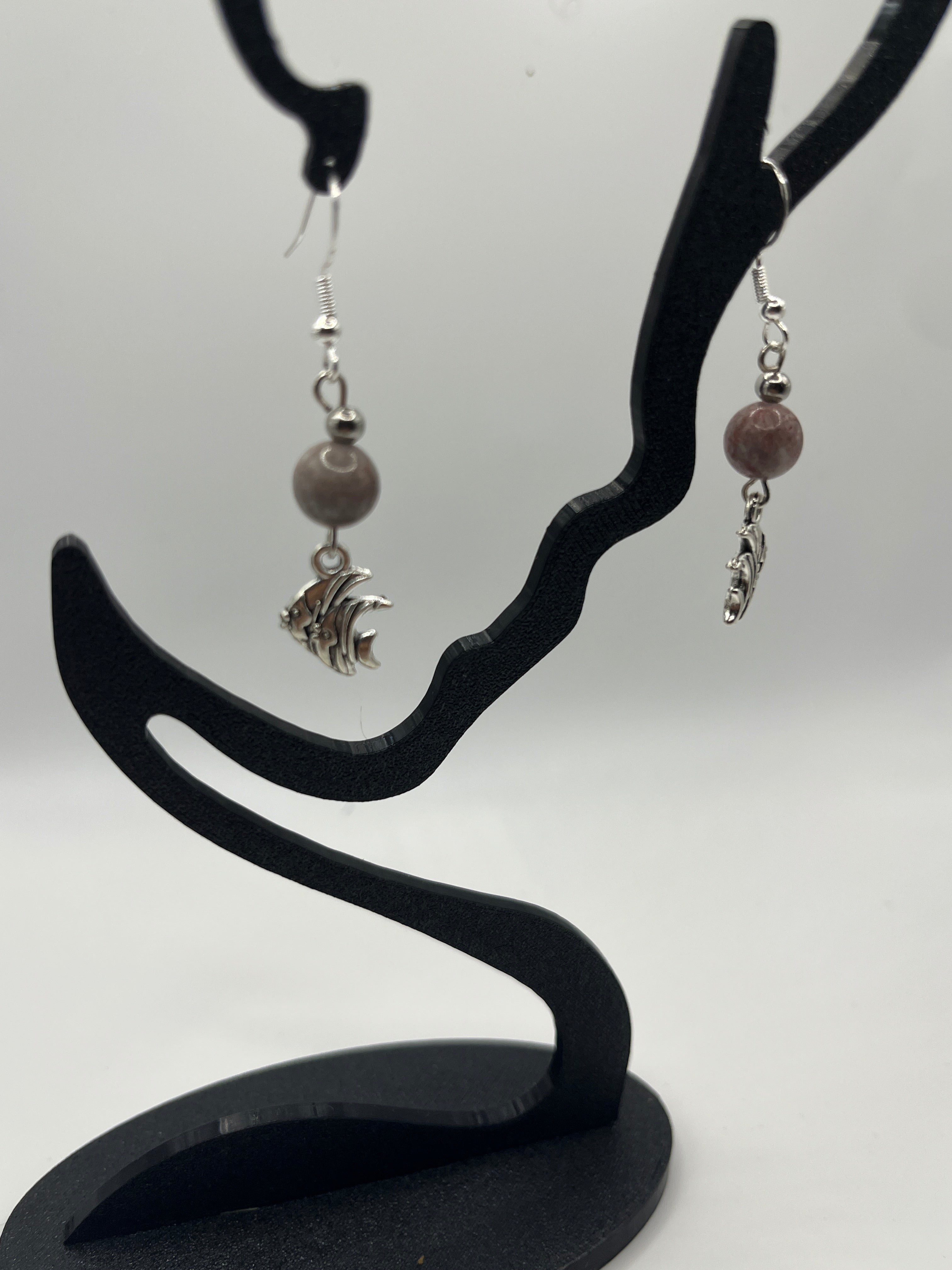 Boucles d'oreilles poissons tropicaux/ rhodonite