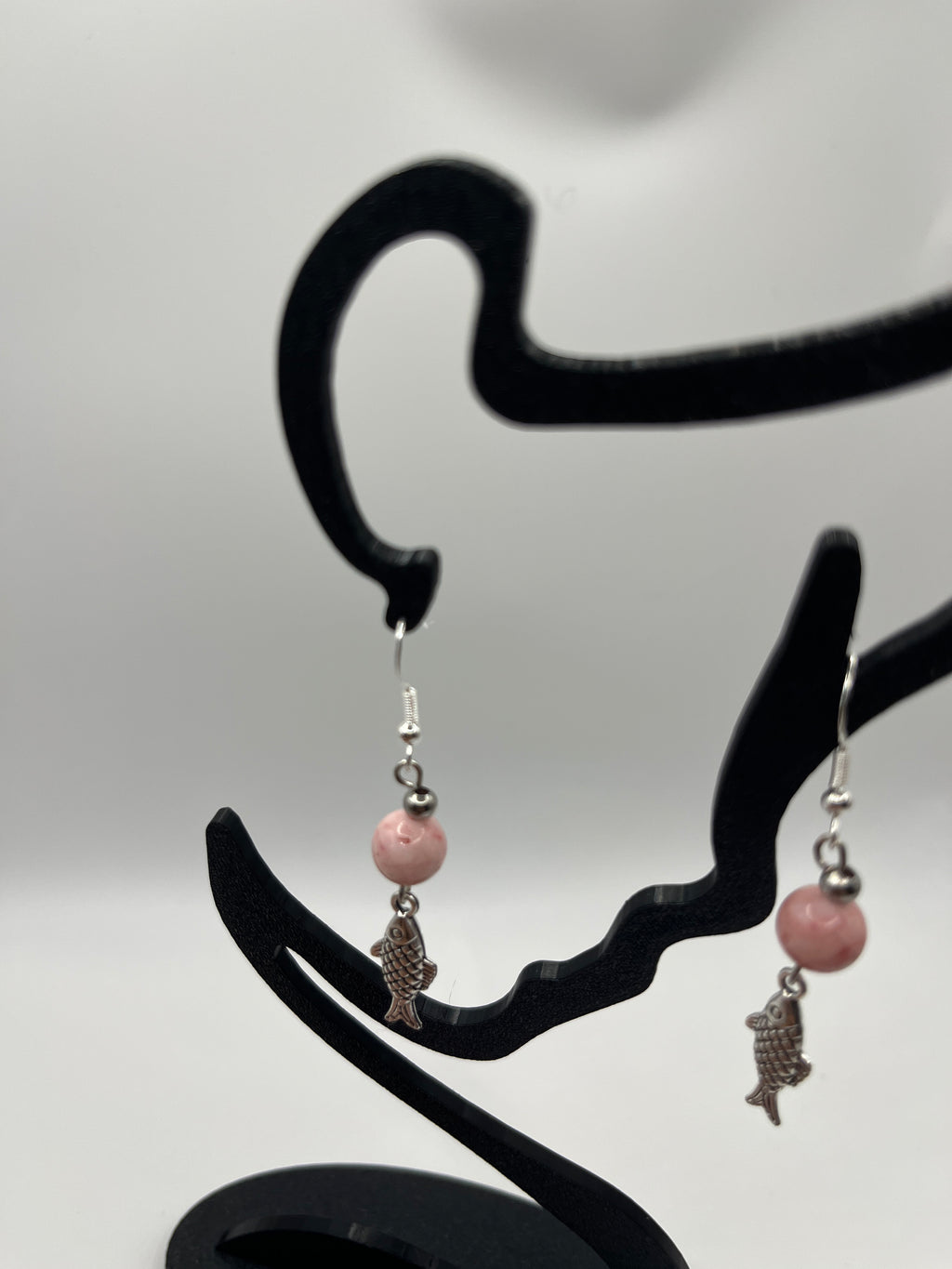Boucles d'oreilles poissons/ perle rose